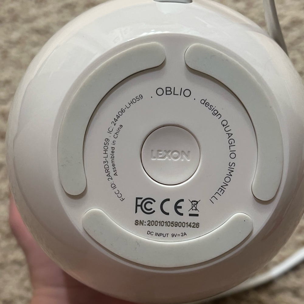Oblio phone charger and UV sterilizer - Picture 2 of 6